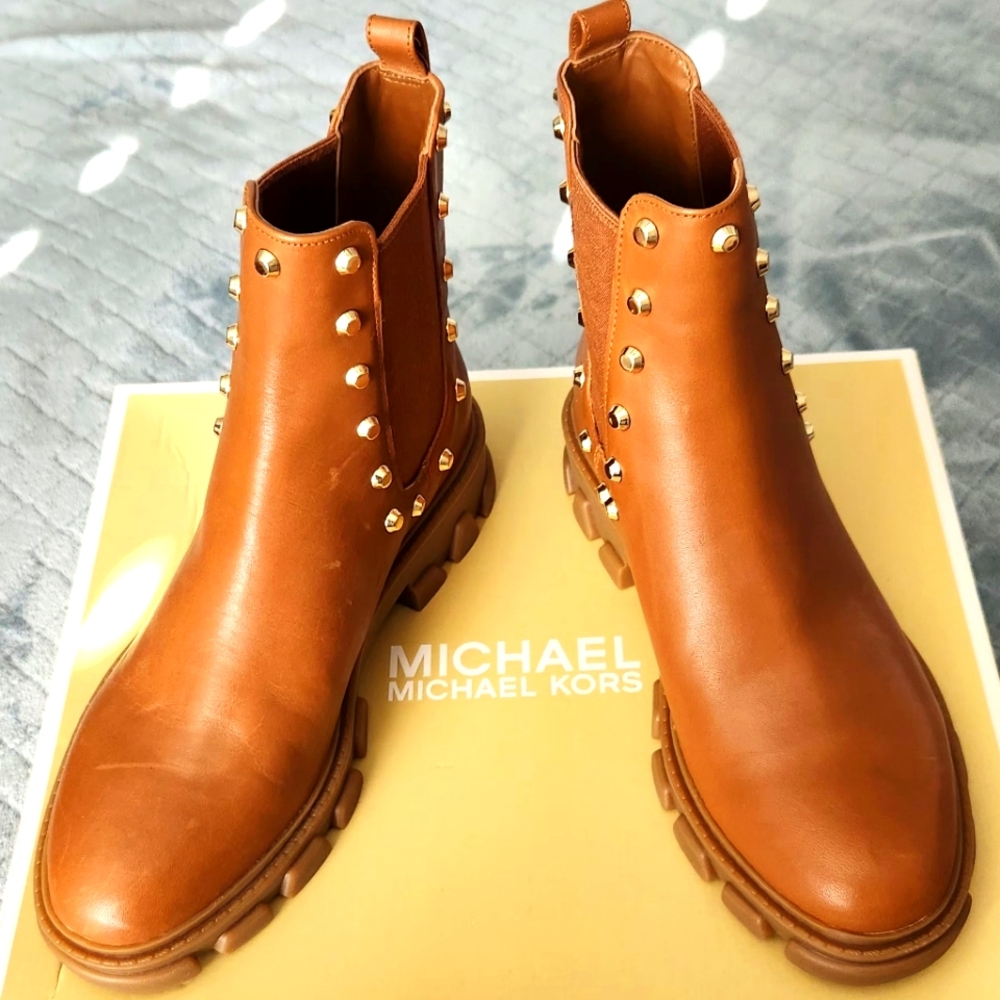 NWOT Michael Kors Leather Ridley Booties